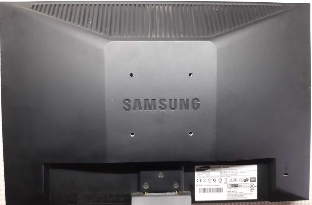 Monitor 19" Samsung Model SyncMaster 923MW