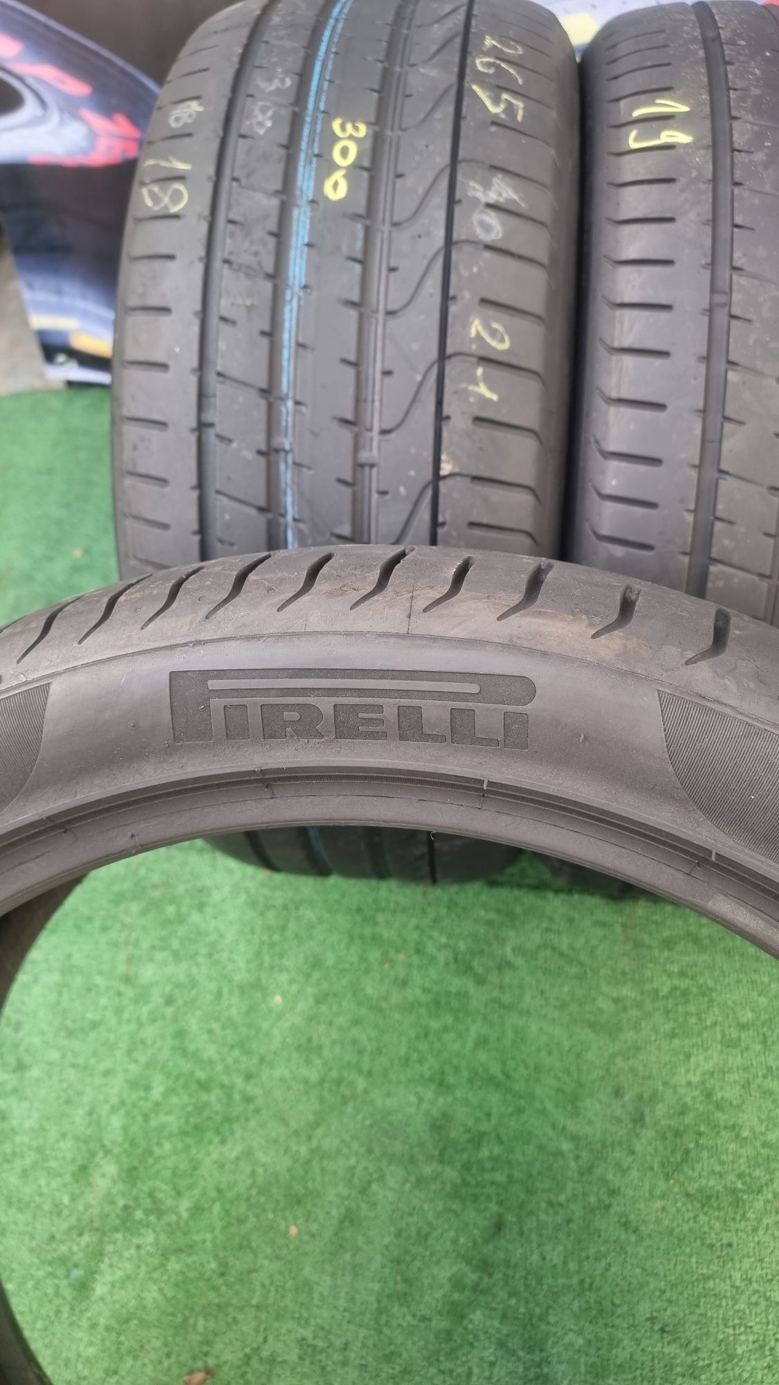 Set macan 295.35.21 265.40.21 pirelli