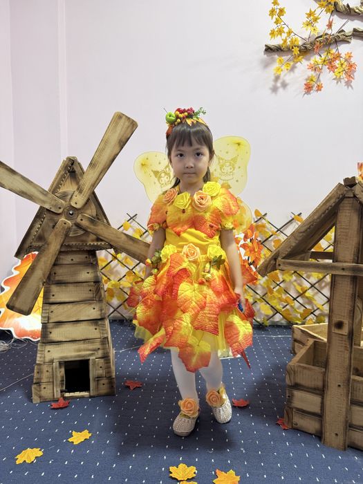 Продам осенний детский костюм ручной работы