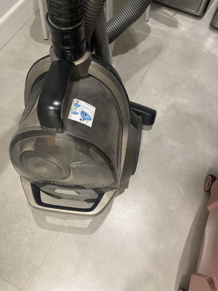 Пылесос Philips Power Pro Active