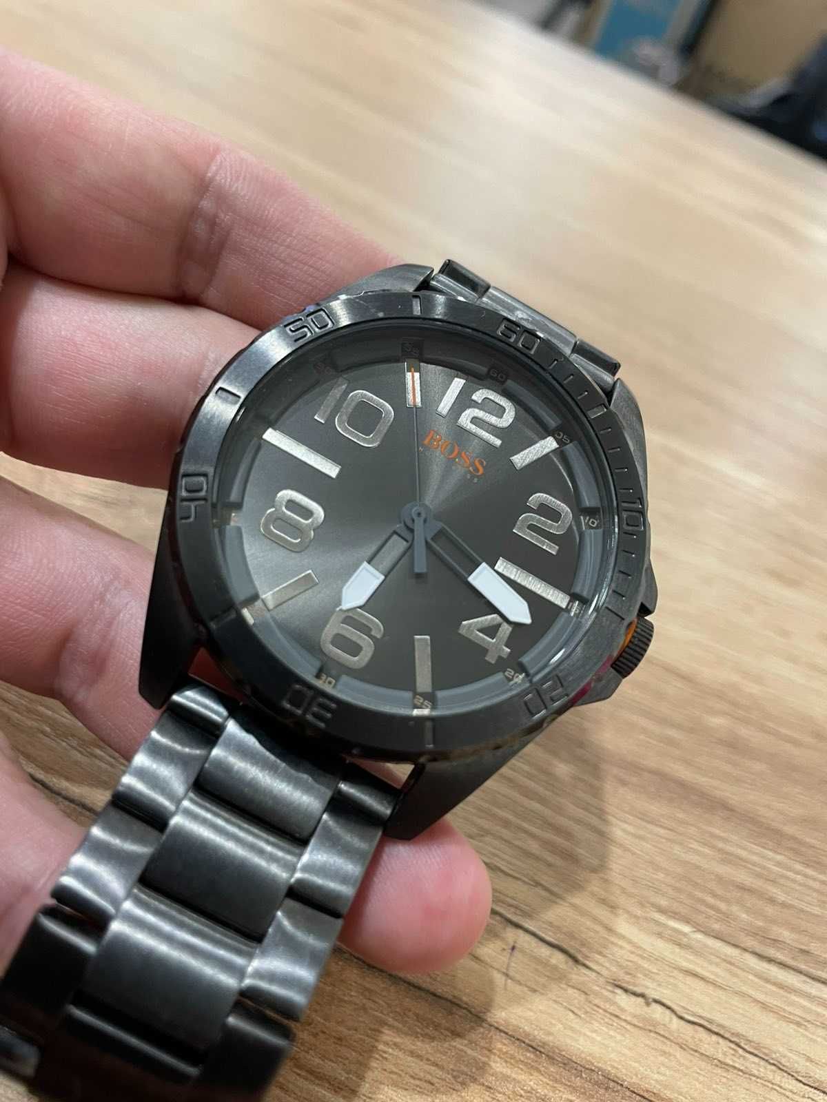 Часовник HUGO BOSS HB 204