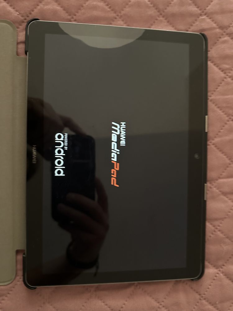 Vand tableta Huawei Media Pad T3 10 + BONUS husa