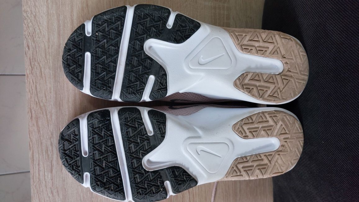 Дамски обувки Nike 41 размер