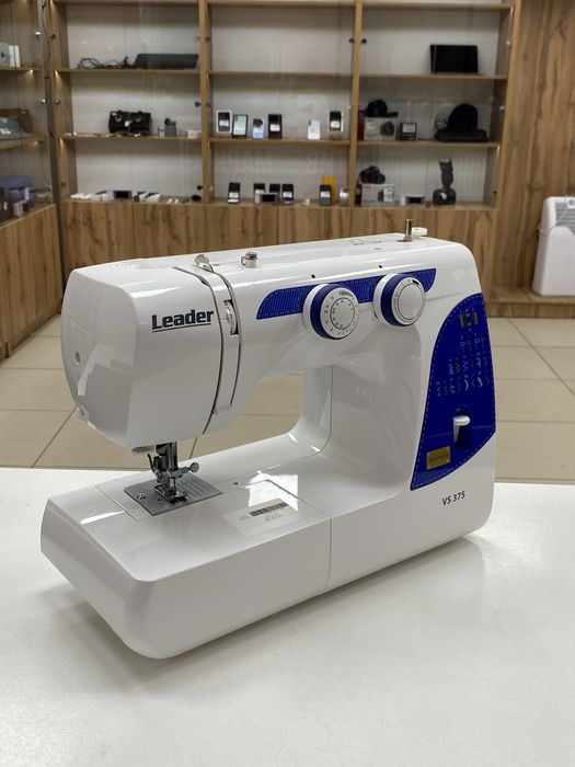 Швейная машина Leader