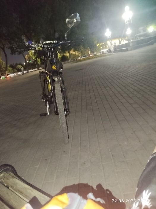 Продаётся срочно!!! Спортивный велосипед  полностью навороченный