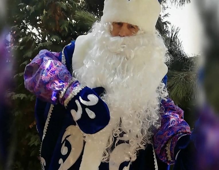 Белая борода Деда Мороза