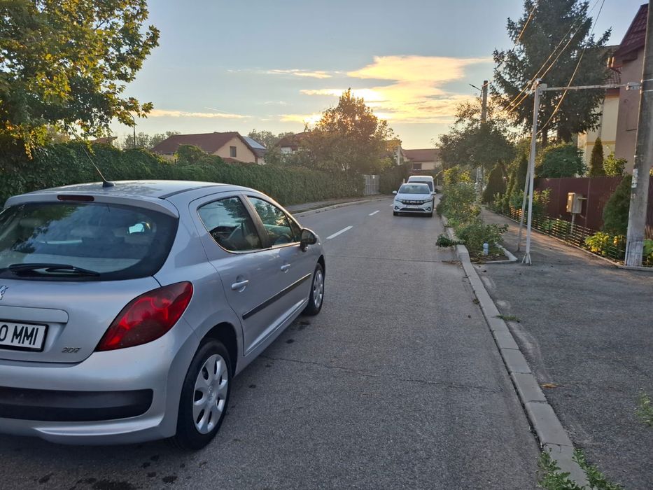 Peugeot 207//1.6 HDI