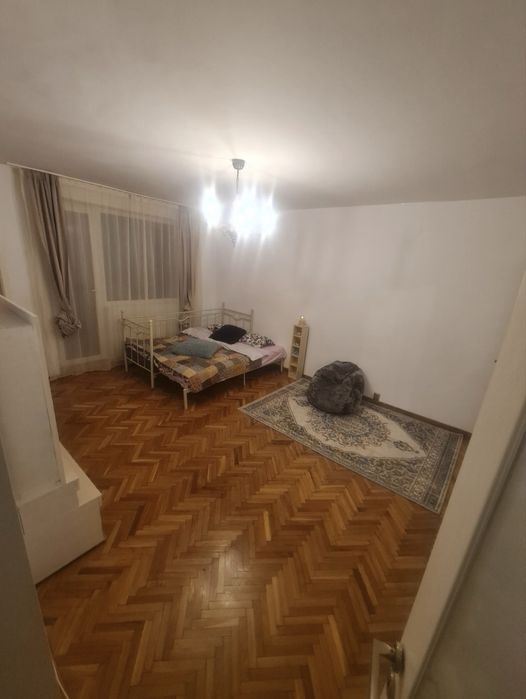 Vand garsoniera- Centru