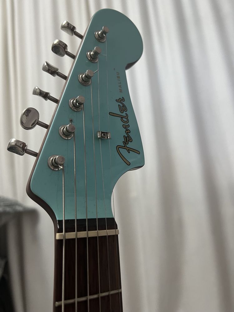 Электро акустическая гитара Fender