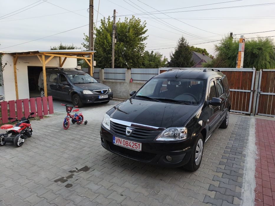 Vând Dacia Logan MCV 1.6 benzină