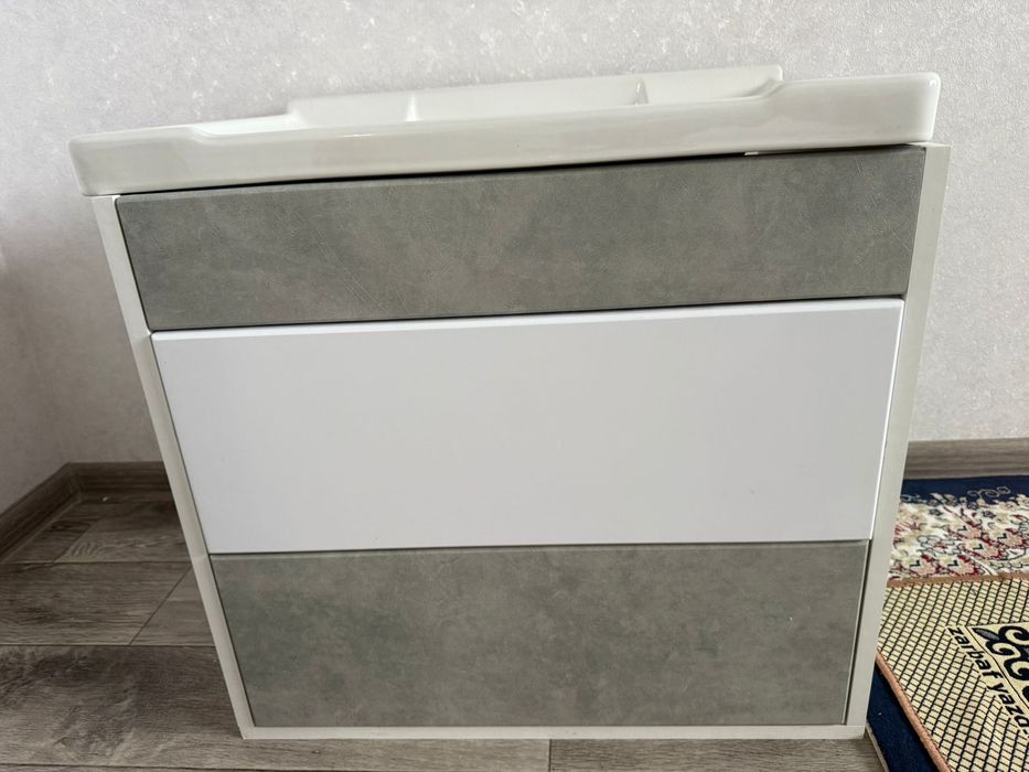 Продам тумба для ванной с раковиной настенная