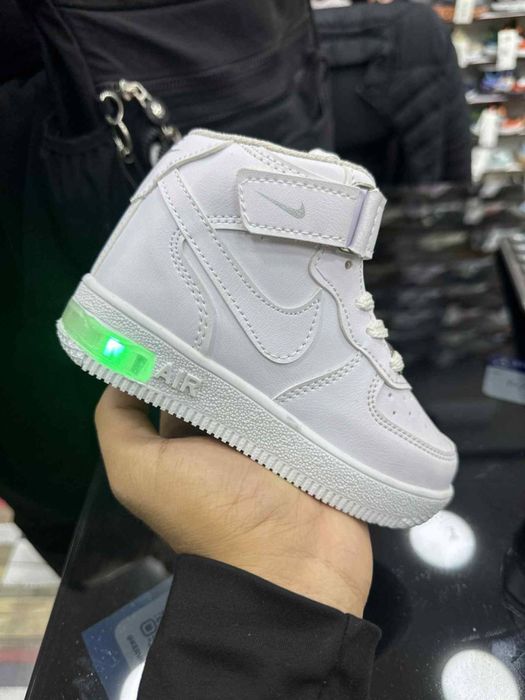 Adidasi unisex noi cu eticheta