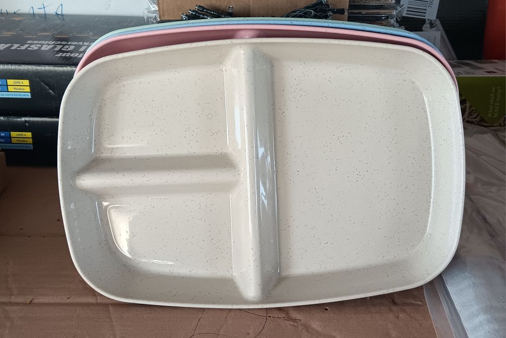 Set de 4 tăvițe diferite culori