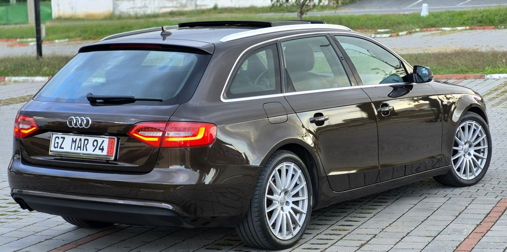 Audi a4 2.0 tdi s line moka brown