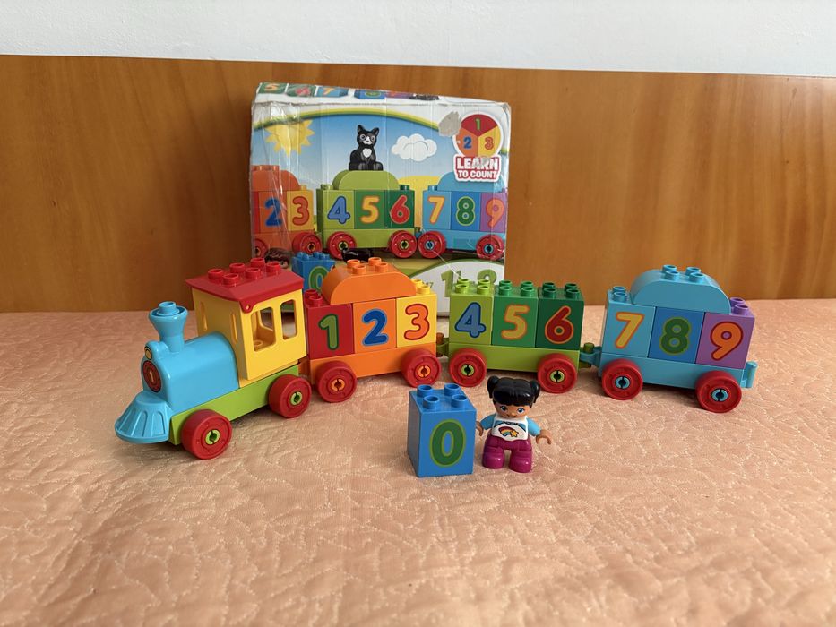 Lego Duplo влак с цифри и самолет и летище