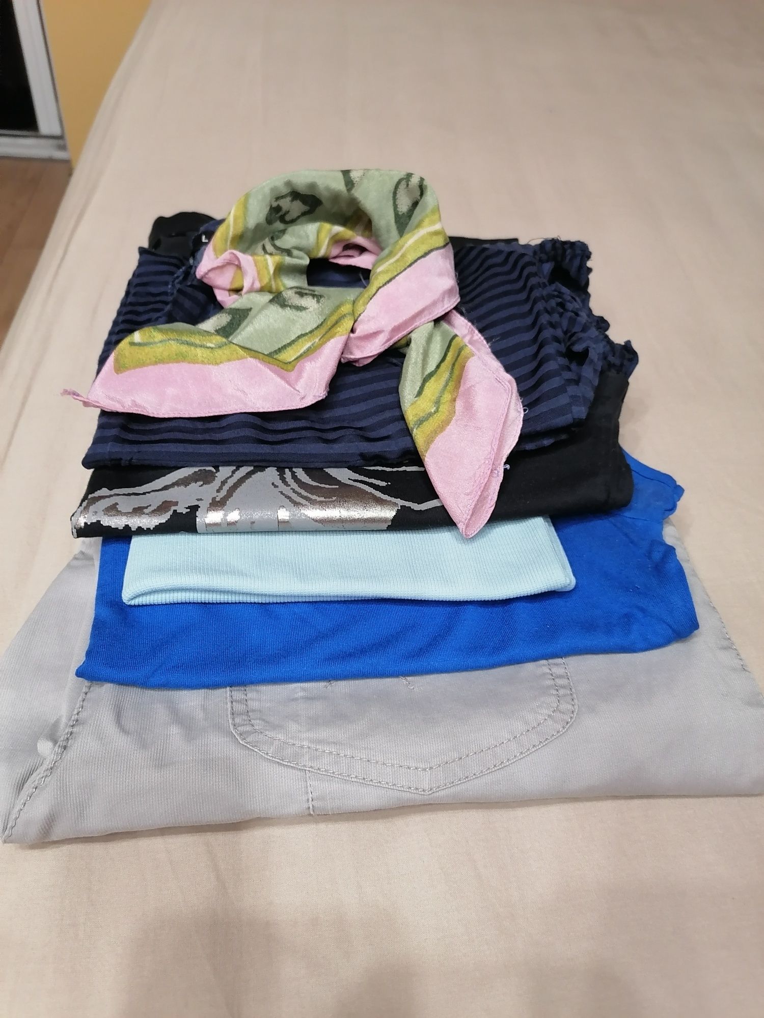 Дамски Комплект Л/ХЛ панталон + 4 блузи и шал