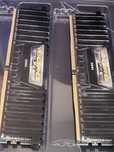 Vand kit 16gb ram ddr4 corsair  cu radiator ca noi