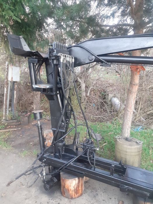 Vand macara pentru autoutilitara.  1800€