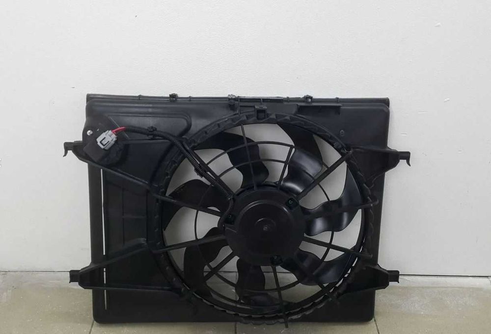 Вентилятор охлаждения HYUNDAI I30, Elantra, KIA Ceed 1,6 с 2007 +