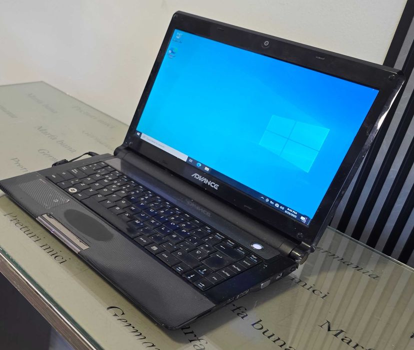 Laptop mini - Advance AMD E350 - functional,instalat