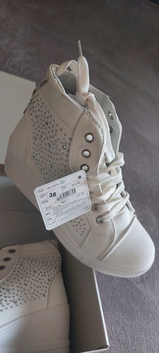 Дамски обувки бели