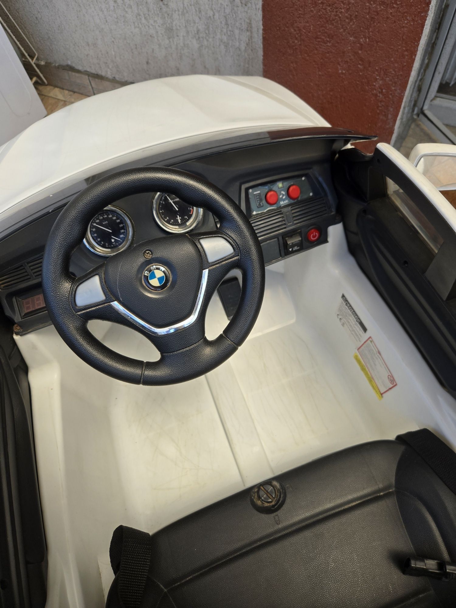 Детска акумулаторна кола BMW X6