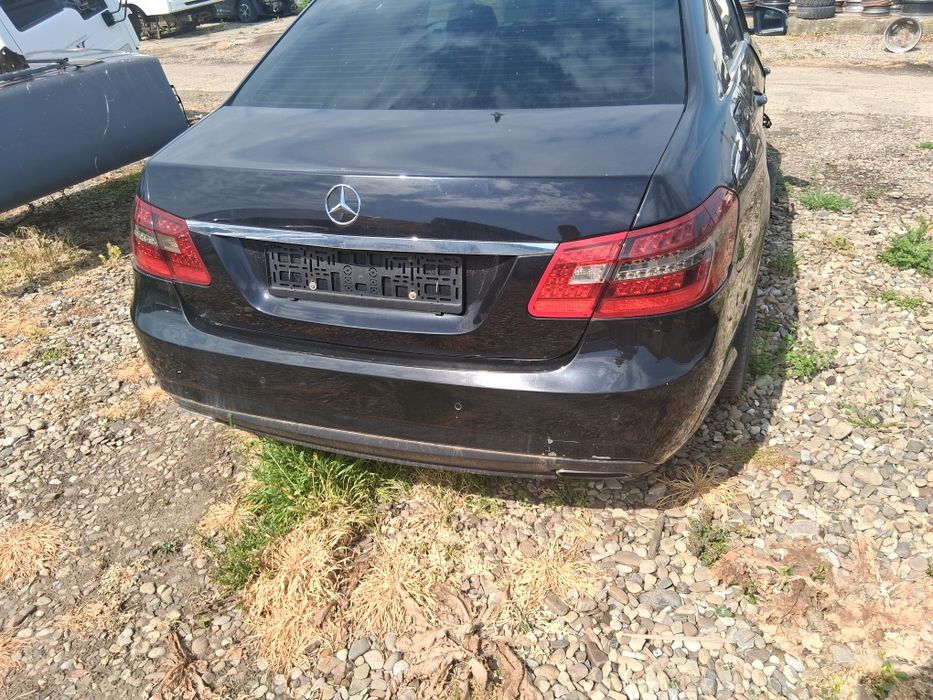 Dezmembrez mercedes e klass w212 volan stânga