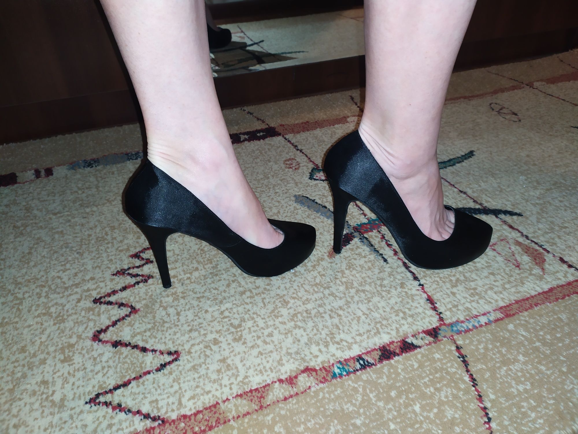 Туфли фирменные женские на высоком каблуке