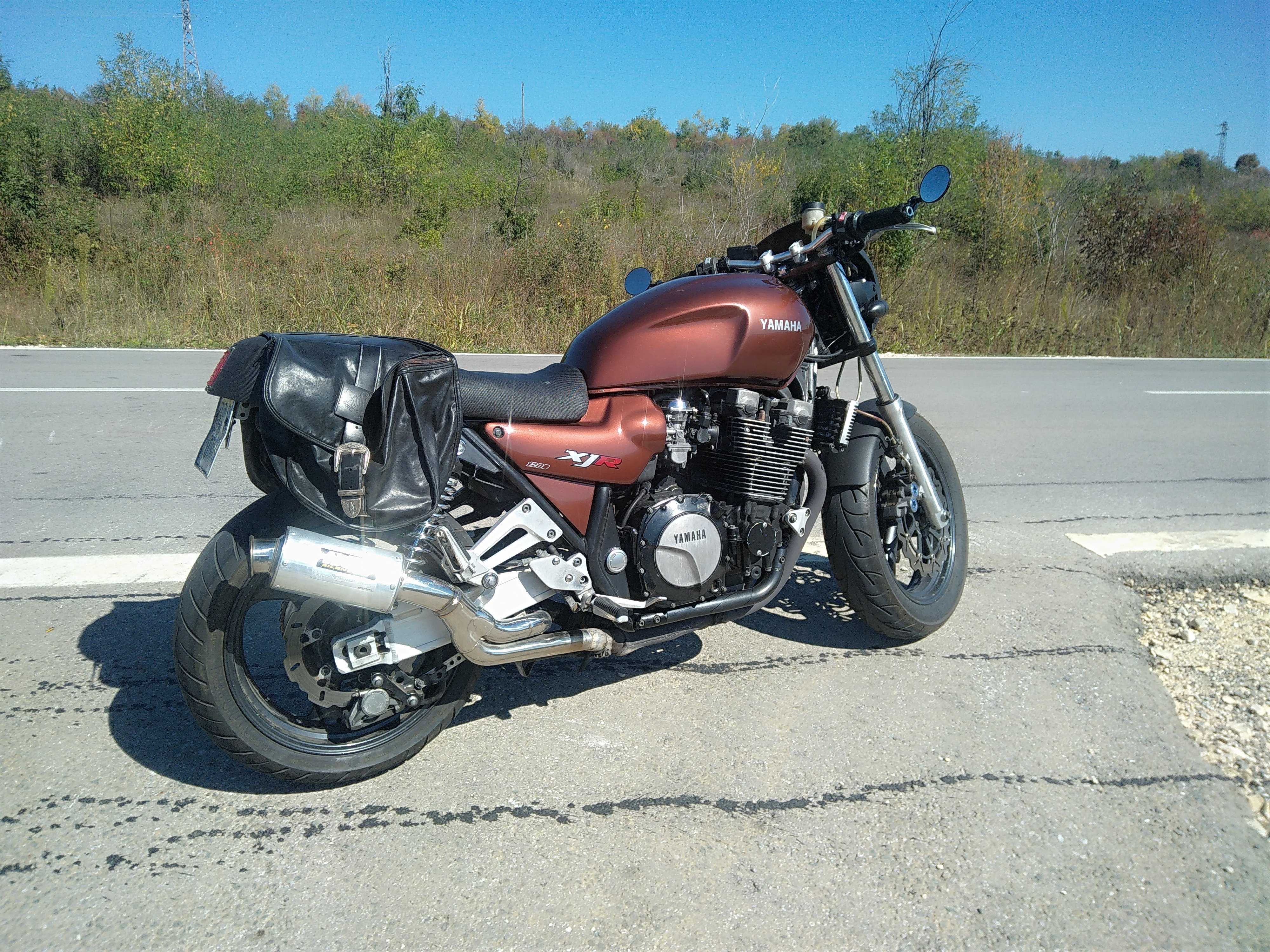 Продавам Yamaha xjr1200