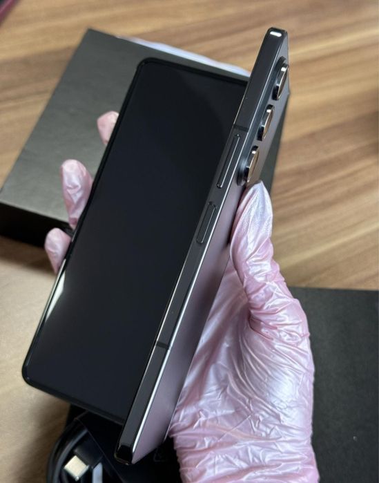 Samsung Z Fold 5 512 gb 12 gb ram