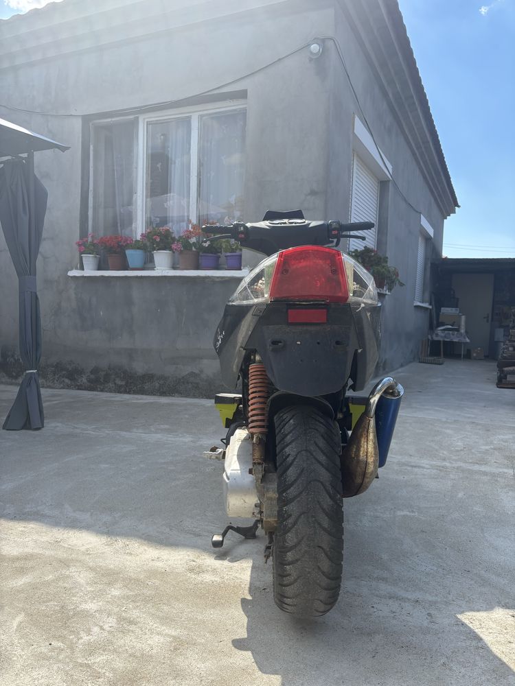 Продавам Скутер.