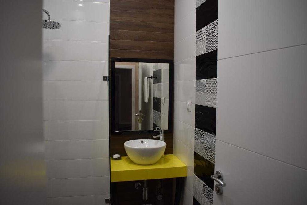 Луксозен апартамент в район Център