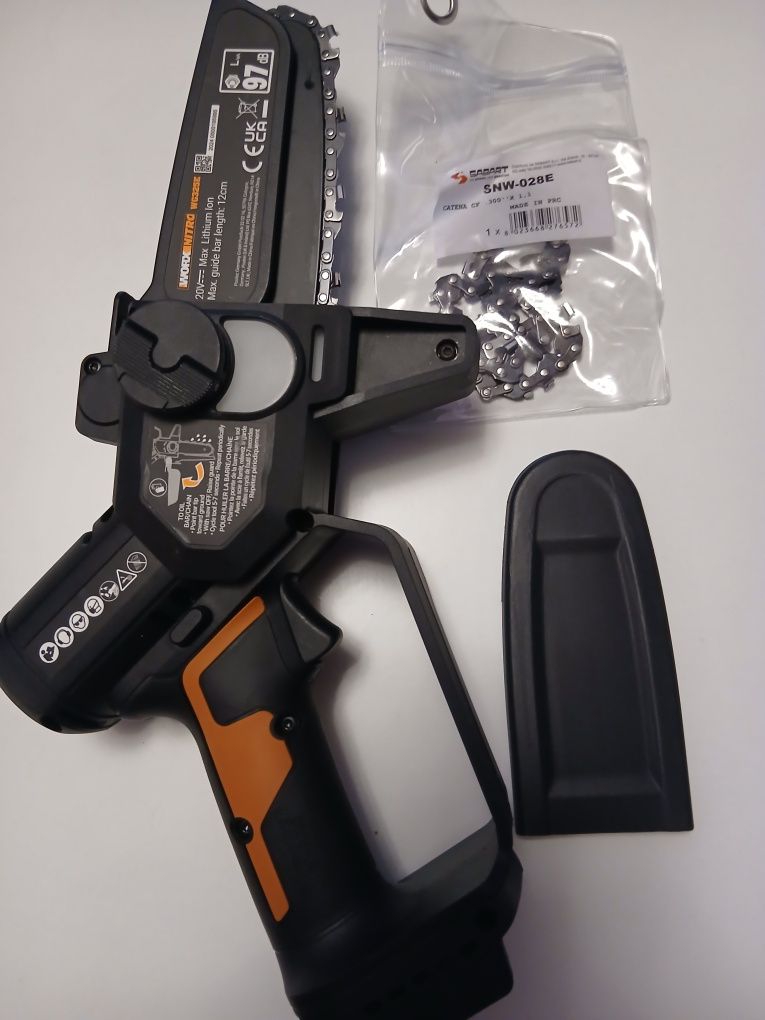 Ferăstrău cu lanț pe acumulator Worx WG 325 E.9