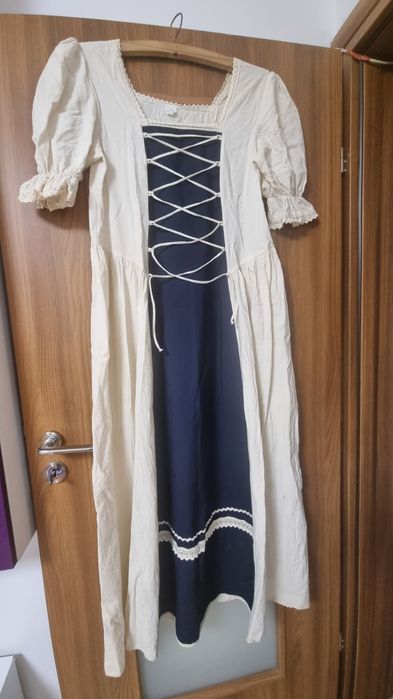 Rochie medievala in