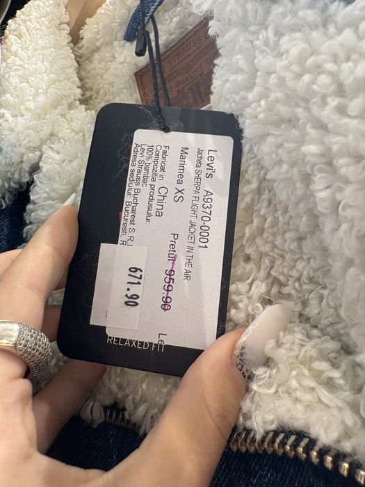 Geaca levi’s noua cu eticheta