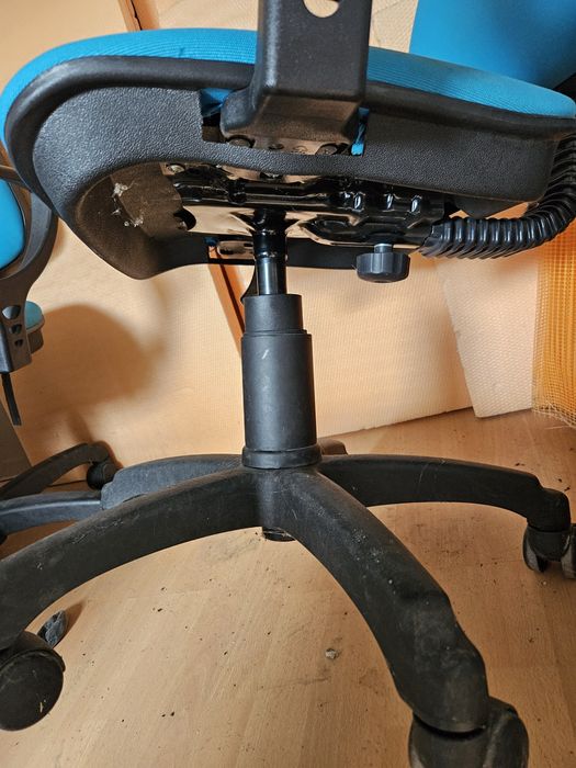 Două scaune de Birou pentru copii