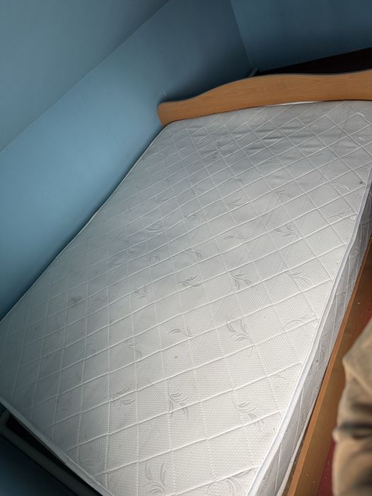 2х спальная кровать, кресла,шторы, шкафы, прихожая