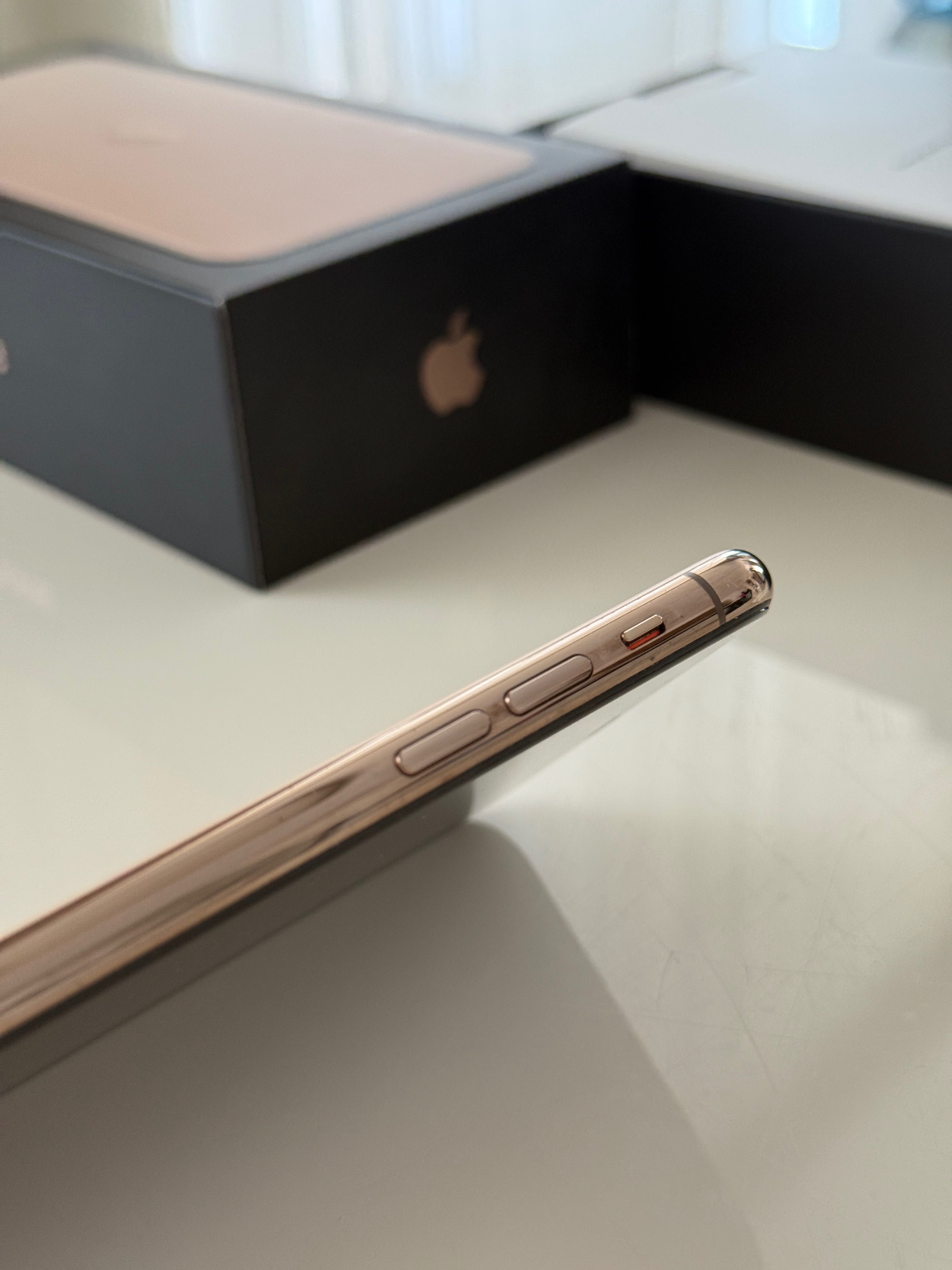 iPhone 11 Pro Max – 256 GB | Отлично състояние + подаръци