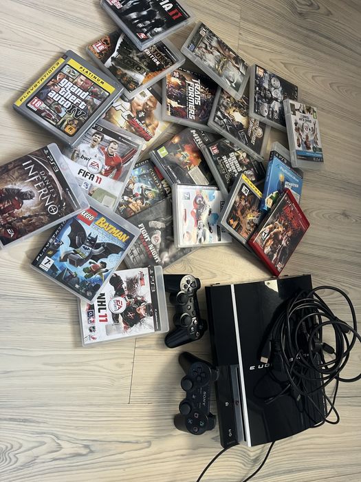 PlayStation3 + 14 игри + 2 джойстика