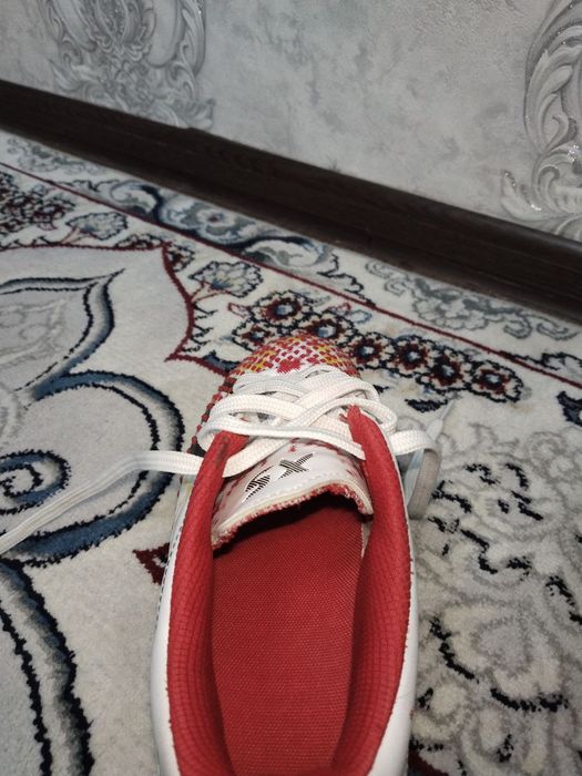 Бутсы сотилади " Adidas Predator XS "