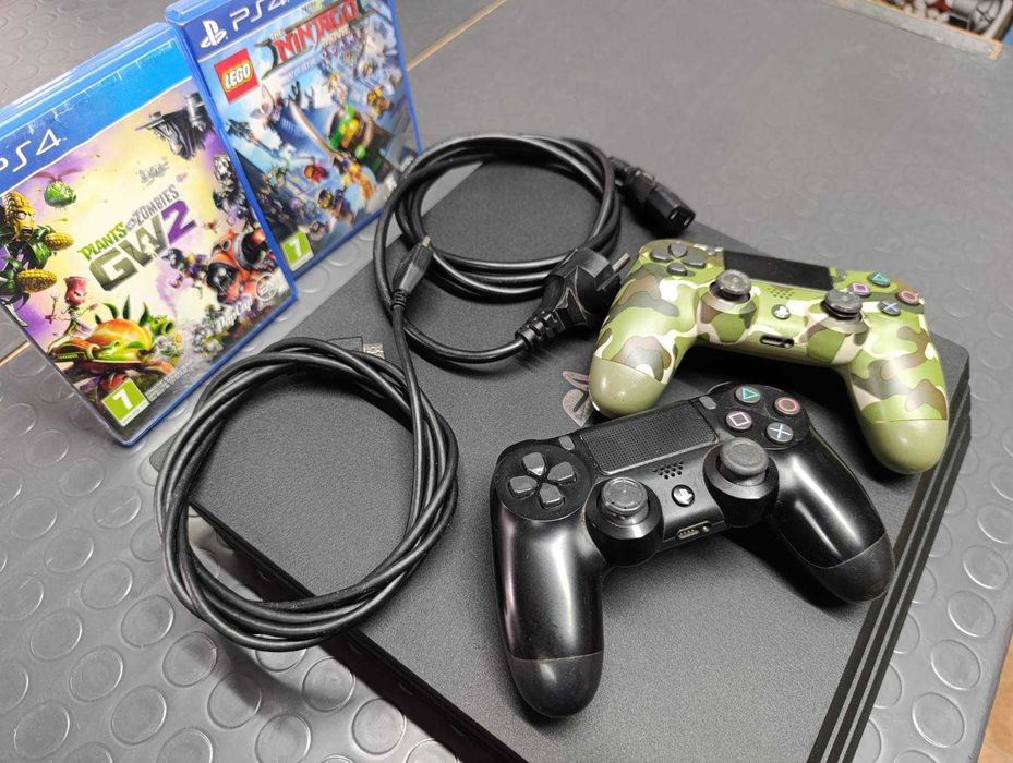 PlayStation 4 Pro с памет 1 ТБ - PS4 Pro