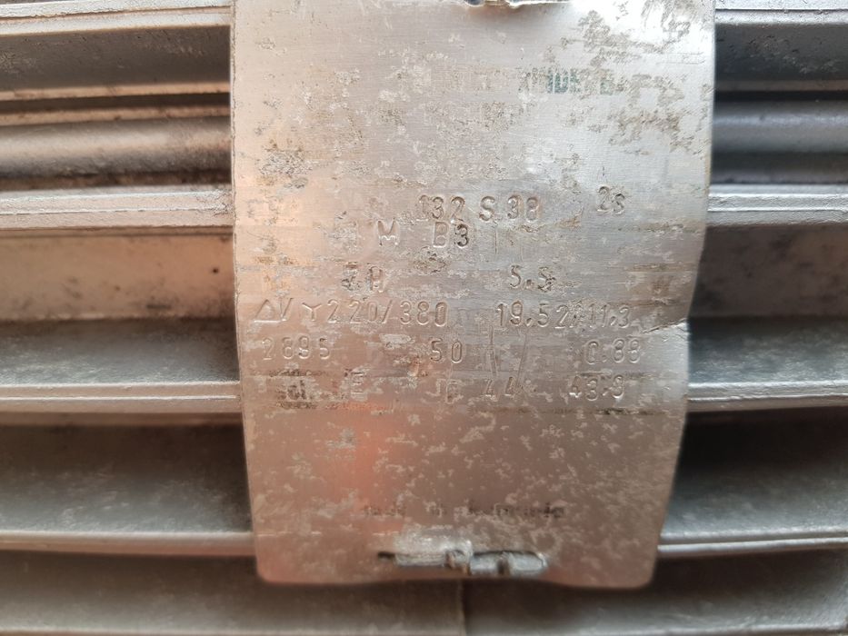 Compresor aer industrial piston butelie 270 litri vulcanizare vopsit l