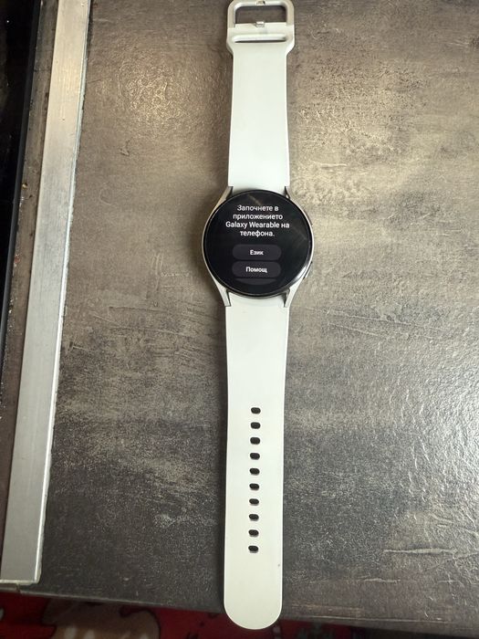 Galaxy Wach 4 бял часовник