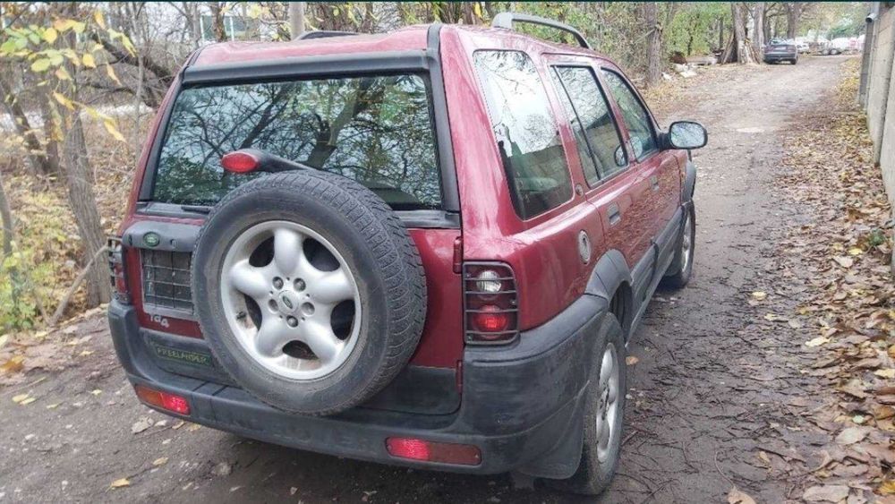 На части: Landrover Freelander
