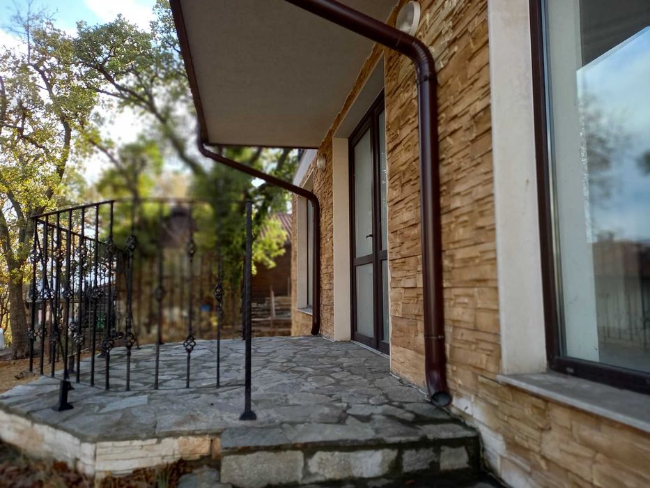 Къща 345 м2, Траката