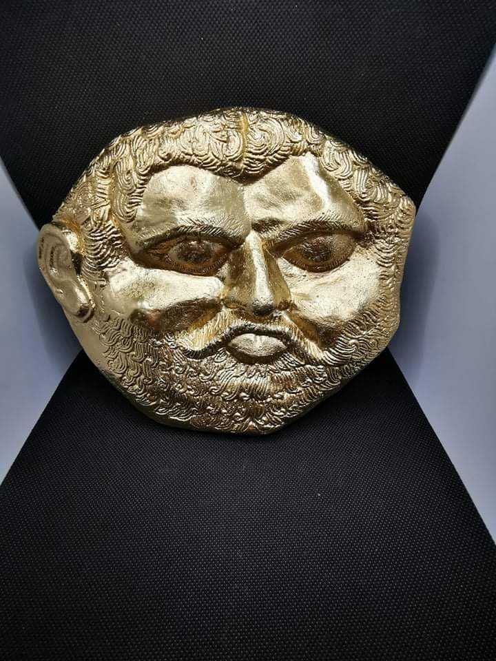 Златната маска на Цар Терес