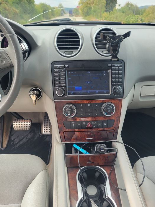 Vând  Mercedes ML 320 2008 224 cp