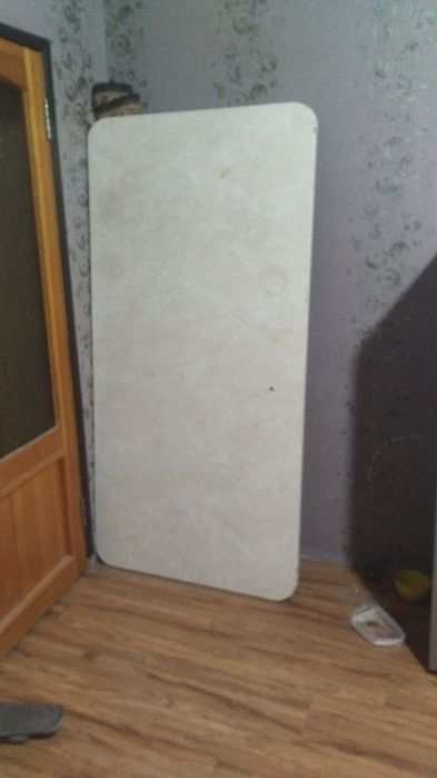 Продается стол для гостиной