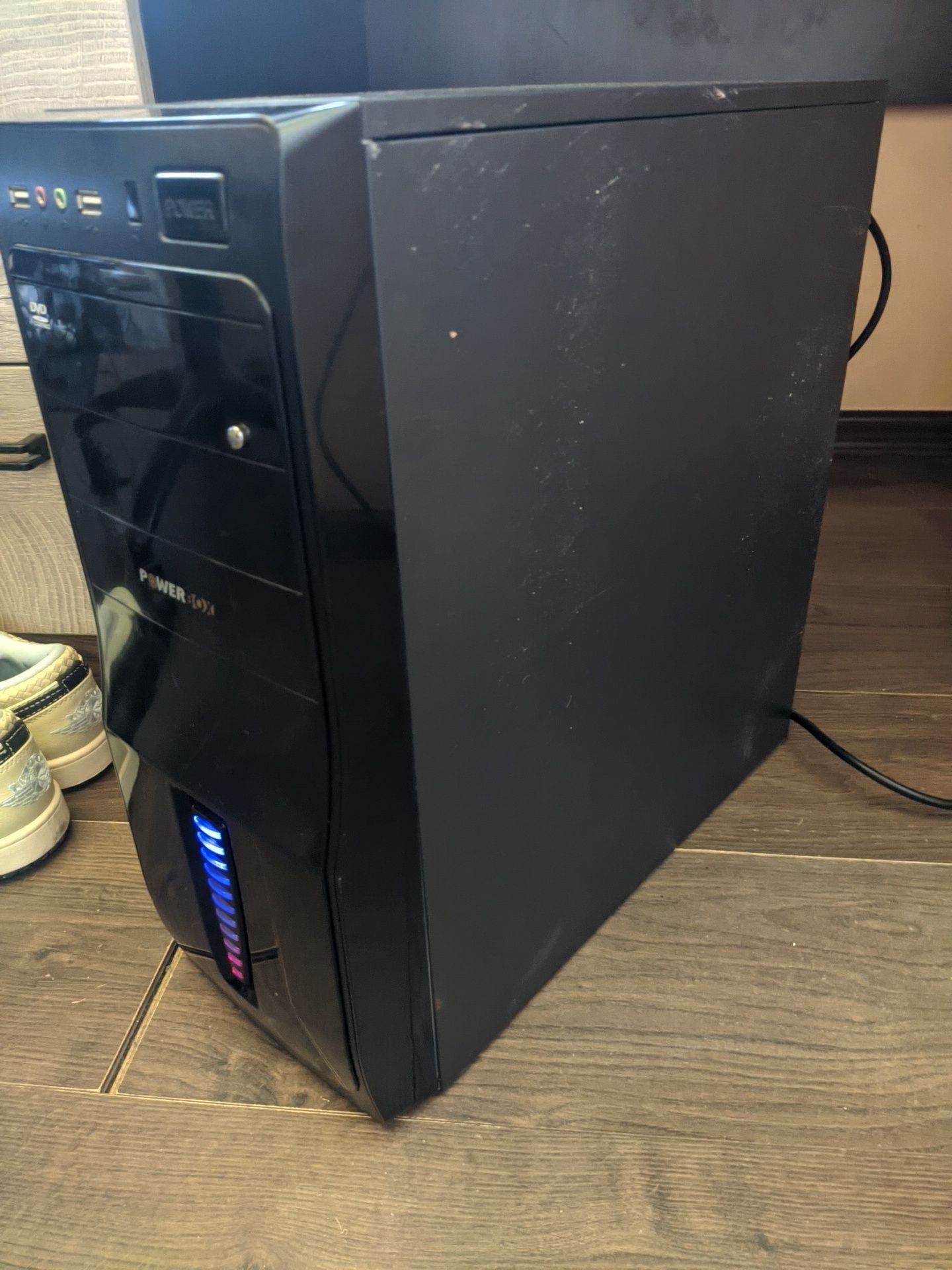 Gaming геймърски компютър i5 8400 rx 580