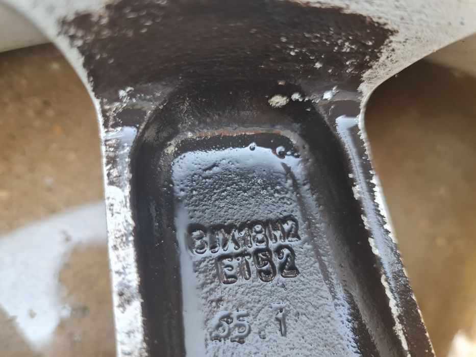 Vând 4 jante VW Touareg cu anvelope de vara